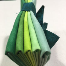 Load image into Gallery viewer, 5 Fat Quarter Bundle of Kaufman Cloud Cover, 5 Greens, FQG5