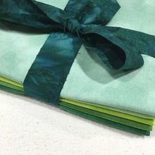 Load image into Gallery viewer, 5 Fat Quarter Bundle of Kaufman Cloud Cover, 5 Greens, FQG5
