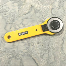 Load image into Gallery viewer, Island Batik Fabric, By The Half Yard, Bodacious Blacks, Ash