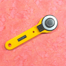 Load image into Gallery viewer, Kaufman Prisma Dyes Batik Fabric, By The Half Yard, AMD-7000-349 Nectarine