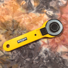 Load image into Gallery viewer, Hoffman Fabrics Style 1384 Smoothies, By The Half Yard, 1384-646 Canyon