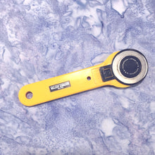 Load image into Gallery viewer, Hoffman Batik Fabric, By The Half Yard, 1895-586 January