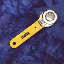 Load image into Gallery viewer, Hoffman Batik Fabric, By The Half Yard, 1895-424 Salvia