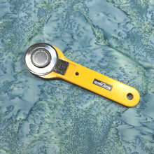 Load image into Gallery viewer, Hoffman Batik Fabric, By The Half Yard, 1895-550 Bigsur