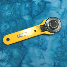 Load image into Gallery viewer, Hoffman Batik Fabric, By The Half Yard, 1895-578 Delta, Blue Teal