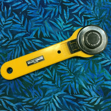 Load image into Gallery viewer, Robert Kaufman Batik Fabric, By The Half Yard, AMD-21986-455 Seascape