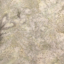 Load image into Gallery viewer, Hoffman Fabrics 885 Bali Chops Batik, By The Half Yard, #466 Fauna
